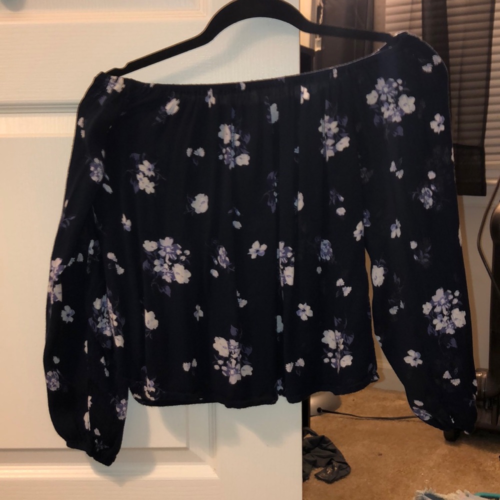 women’s long sleeve off the shoulder crop top